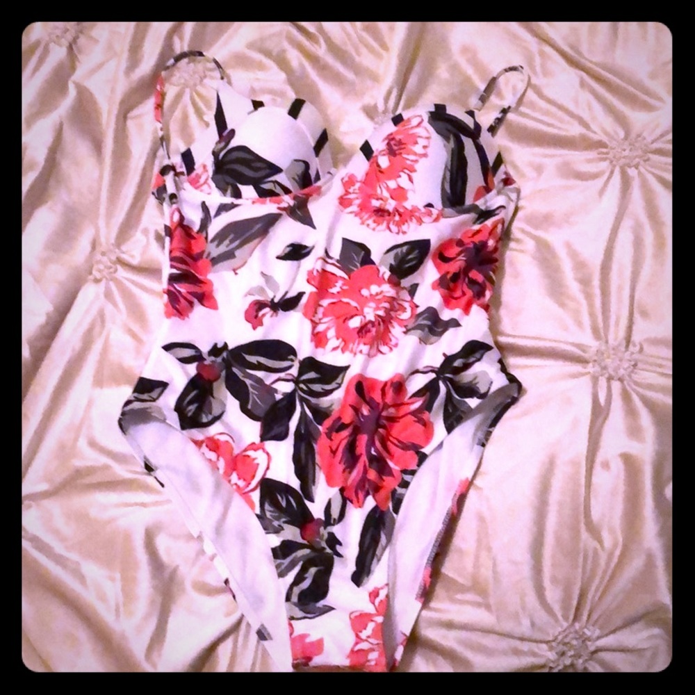 Super cute floral bathing suit
